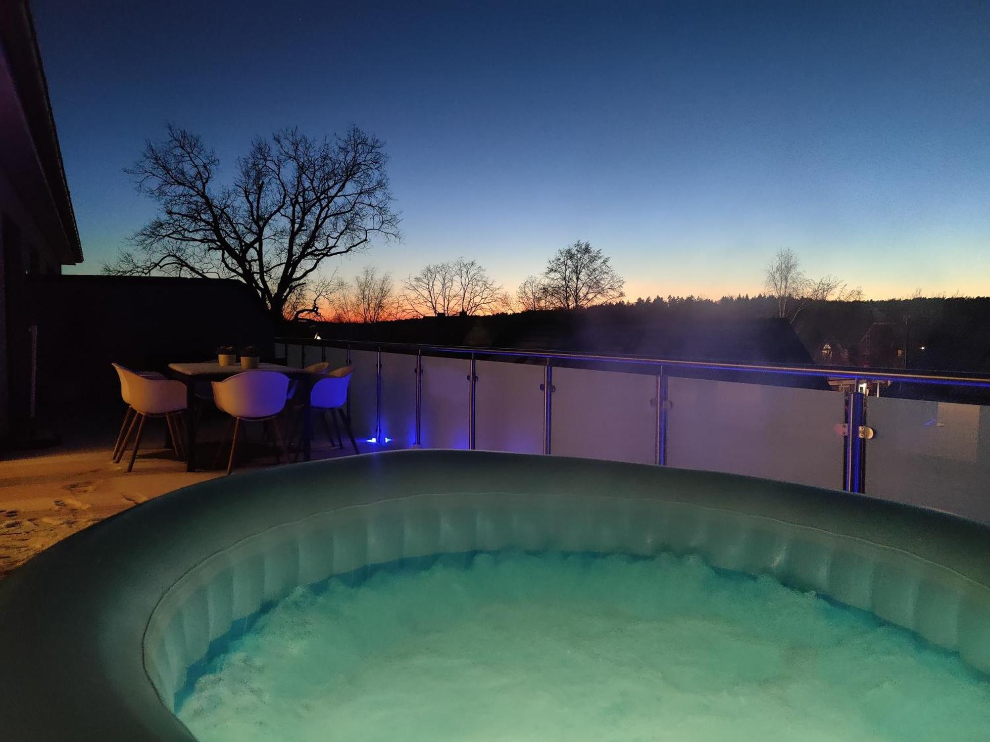 Penthouse Mit Whirlpool Im Herzen Von Niedersachsen Burgwedel  Eksteriør billede